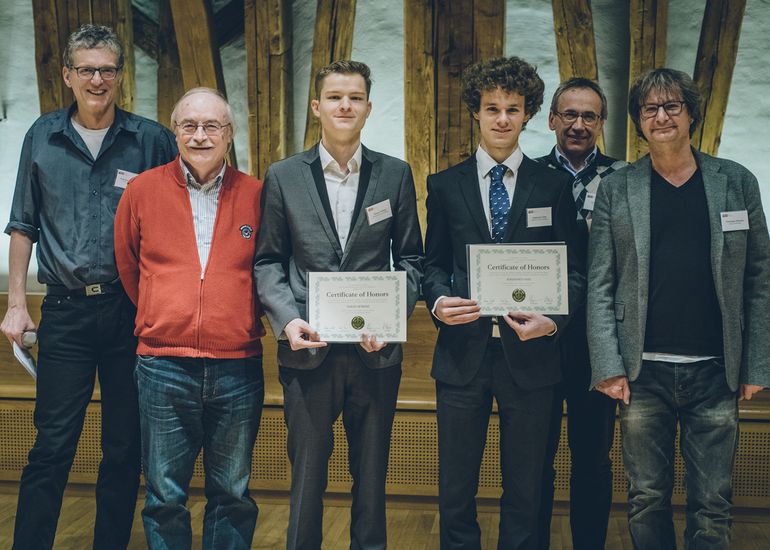 The first graduates, Johannes Vass and Timon Höbert, received their certificate in January 2019.