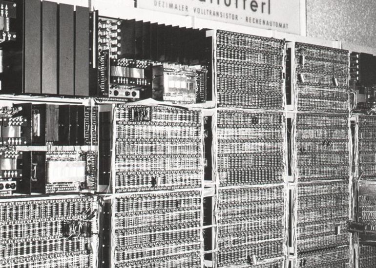 When measuring 4m × 2.5m × 0.5m was considered small: The completed Mailüfterl.