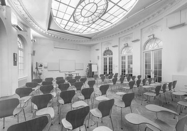 Since 2000, the Heinz Zemanek lecture hall welcomes students, researchers, and guests.