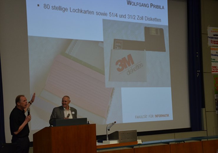 Ausstellungsstücke werden vorgestellt — Picture: TU Wien Informatics