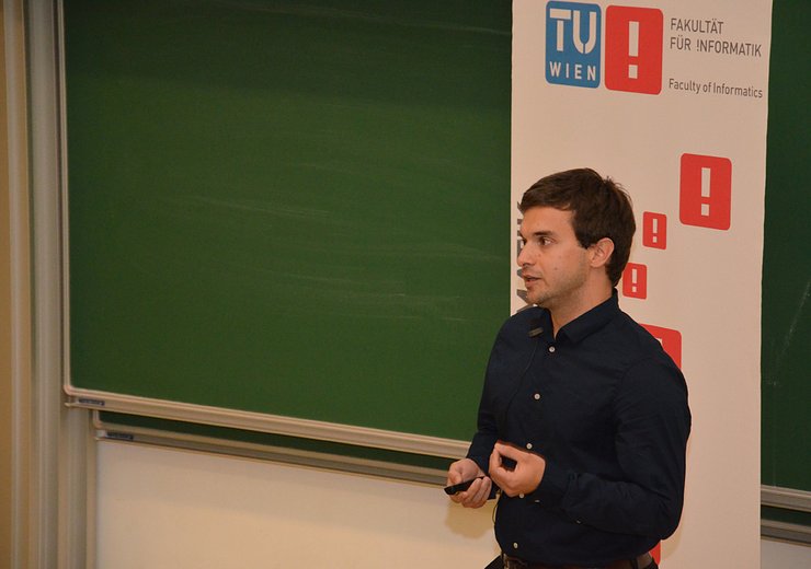 Philipp Paulweber präsentiert "An optimizing Compiler for the Abstract State Machine Language CASM" — Picture: TU Wien Informatics