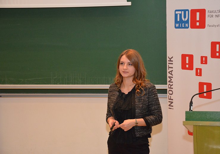 Gewinnerin Anela Lolic beim Vortrag — Picture: TU Wien Informatics