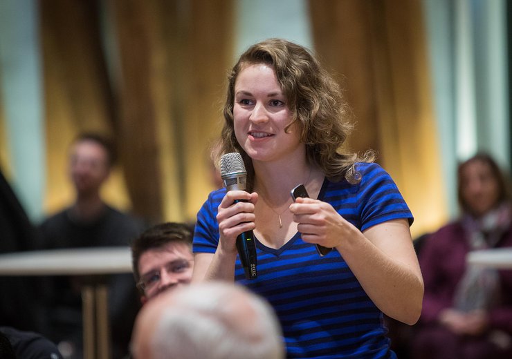 Discussion — Picture: Christian Lendl