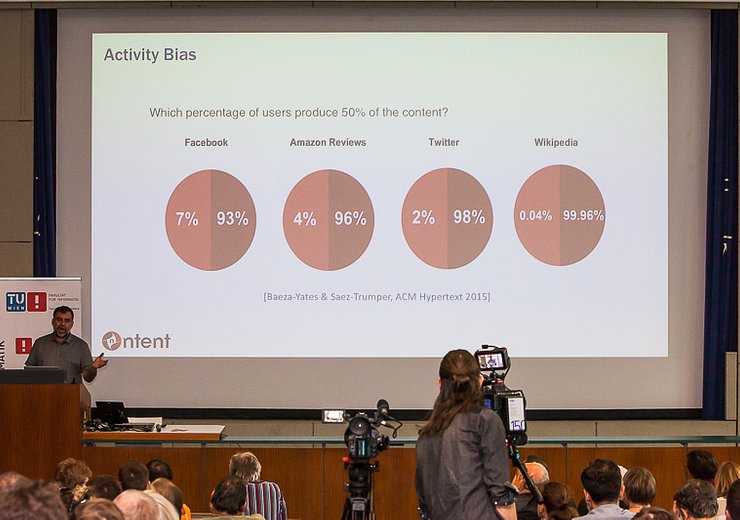 Search technology expert Baeza-Yates talked about "Bias in the Web." — Picture: Nadja Meister / TU Wien Informatics