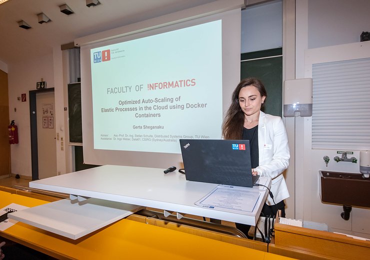 Gerta Sheganaku: "Optimized Auto Scaling of Elastic Processes in the Cloud using Docker Containers"