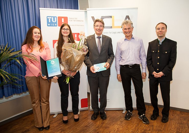 v.li.n.re.: Anna Prianichnikova (LogiCS coordinator, Ehefrau Helmut Veith), Hanna Lachnitt (Preisträgerin), Kurt Matyas (Vizerektor für Studium und Lehre), Norbert J Mauser (Direktor Wolfgang Pauli Institut), Georg Weissenbacher (FORSYTE Leiter) (Foto
