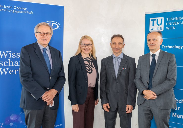 v.l.n.r: Prof. Reinhart Kögerler (CDG), Bundesministerin Margarete Schramböck (BMDW), Dr. Nysret Musliu (TU Wien), Vizerektor Prof. Johannes Fröhlich (TU Wien)