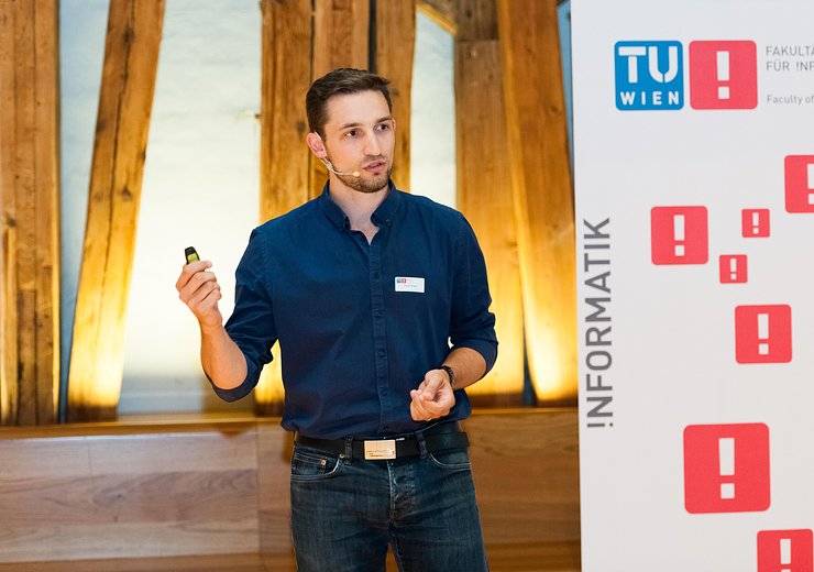Vortrag von Daniel Pfleger — Picture: Jan Gott / TU Wien