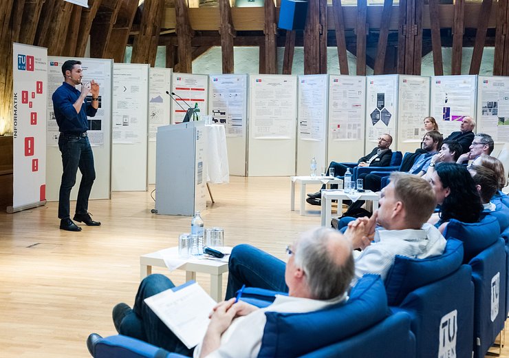 Wettkampf um den Titel "Distinguished Young Alumnus/Alumna" + umfassende Posterausstellung im Kuppelsaal