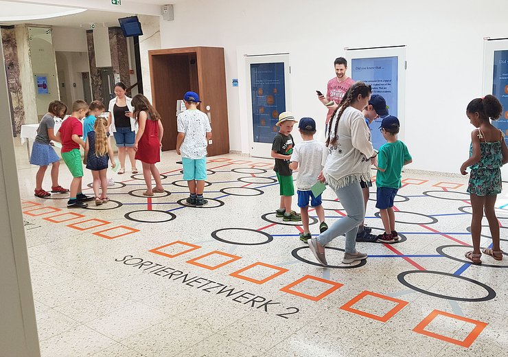 Children exploring the world of informatics. — Picture: VCLA / TU Wien