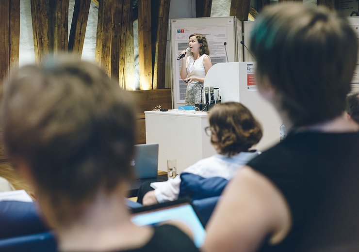 Nominee for the Distinguished Young Alumn Award Nataliia Avdosieva presents her thesis. — Picture: Amélie Chapalain / TU Wien Informatics