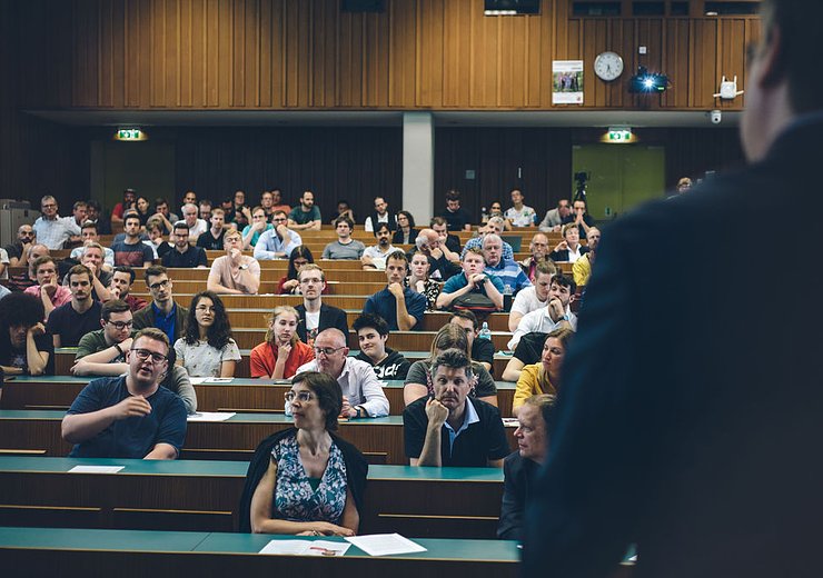 Oren Etzioni at the 2019 Vienna Gödel Lecture. — Picture: Amélie Chapalain / TU Wien Informatics