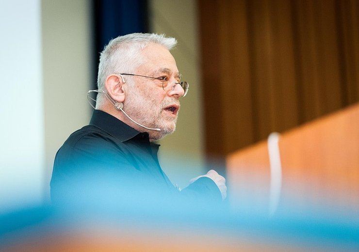Manuel Blum during the Vienna Gödel Lecture 2018. — Picture: Jan Gott / TU Wien Informatics