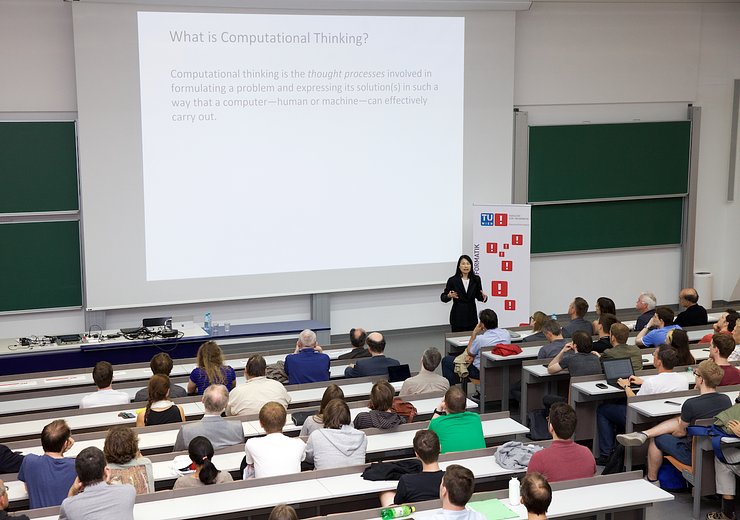 The audience learned about Computational Thinking at the Vienna Gödel Lecture 2016. — Picture: Nadja Meister / TU Wien Informatics