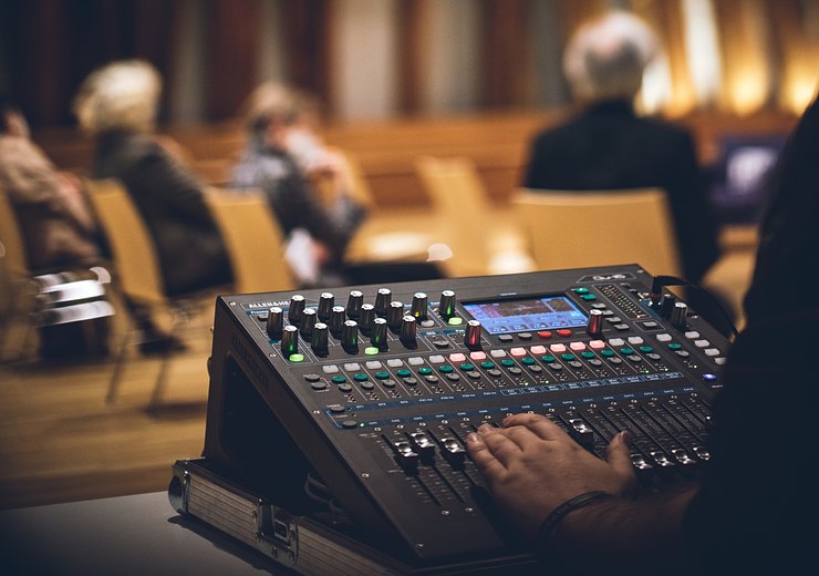 Awesome tech support is awesome! — Picture: Amélie Chapalain / TU Wien Informatics