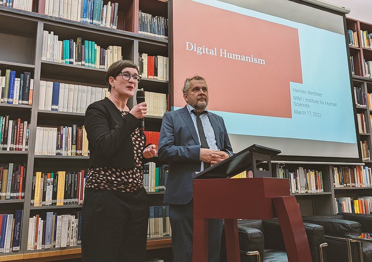 Henriette Spyra, Director-General for Innovation and Technology (BMK) with Michael Wiesmüller, Head of the Department for Key Enabling Technologies in Industrial Innovation (BMK) — Picture: Theresa Aichinger-Fankhauser / TU Wien Informatics