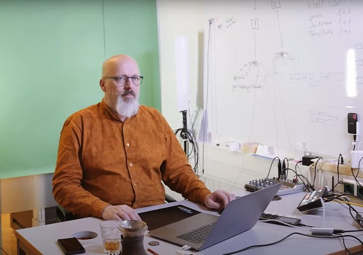 Peter Purgathofer and his online-teaching setup. — Picture: Christian Lendl