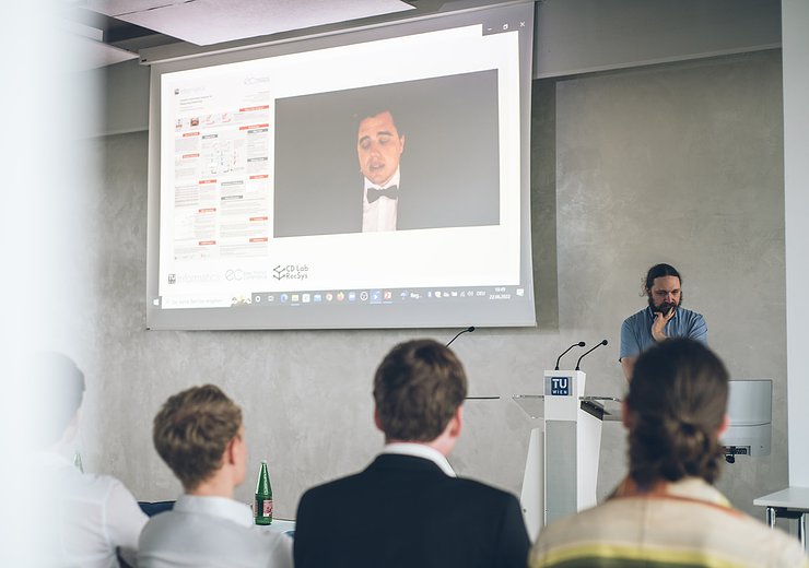 Best Poster Award winner Thomas Kolb sent a video message to the audience. — Picture: Amélie Chapalain / TU Wien Informatics