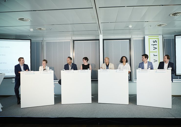 Philipp Gady (WKO), Gerti Kappel (TUW), Andreas Januskovecz (Stadt Wien), Henriette Spyra (BMK), Gerd Hesina (VRVis), Judith Engel (ÖBB), Florian Frauscher (BMDW) and Martin Pischler (RHI Magnesita). — Picture: Martin Hörmandinger / APA