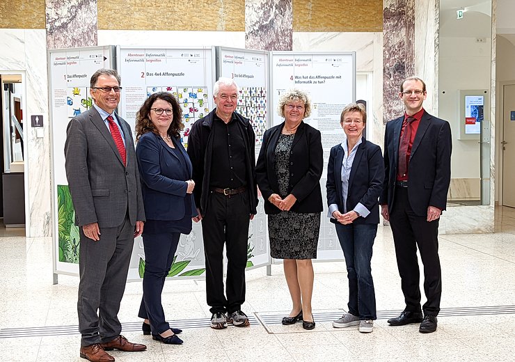 Wilfried Eichlseder, Doris Wagner, Gerald Futschek, Sabine Seidler, Gerti Kappel and Tobias Kohn (fltr). — Picture: Theresa Aichinger-Fankhauser / TU Wien Informatics