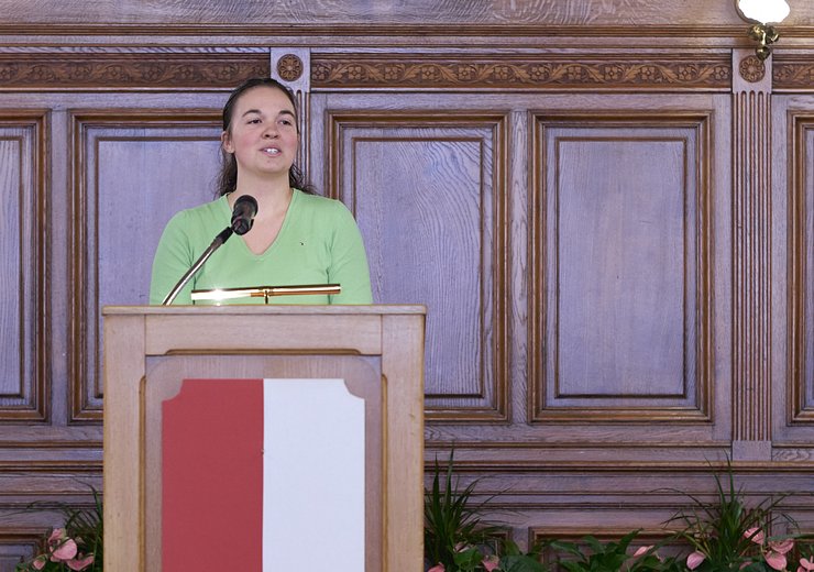 Tutor Alina Schärmer talks about her experiences. — Picture: PID/Markus Wache