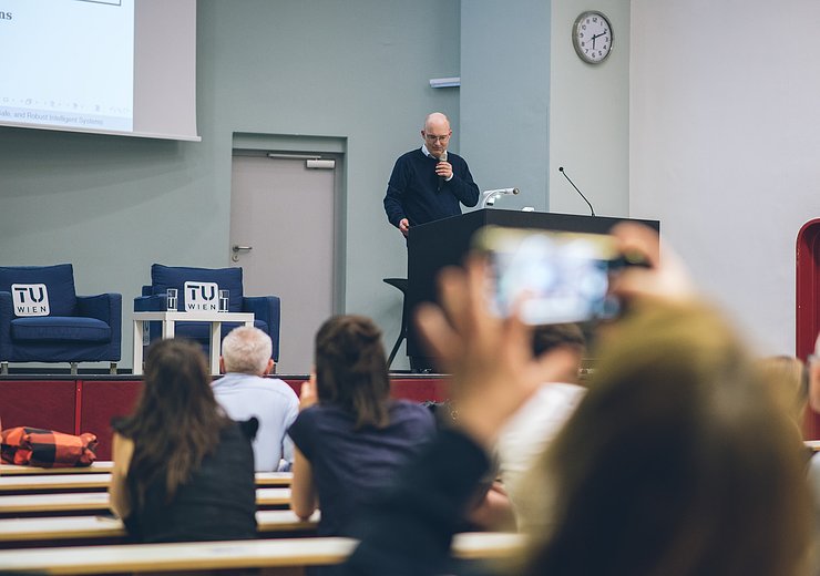 Thomas Lukasiewicz. — Picture: Amélie Chapalain / TU Wien Informatics