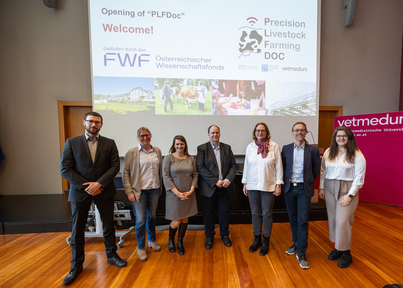 Daniel Brunner (FH OÖ), Daniela Klein-Jöbstl (Vetmeduni), Viktoria Dorfer (FH OÖ), Michael Iwersen (Vetmeduni), Margrit Gelautz (TU Wien), Stephan Winkler (FH OÖ), Elisabeth Mayrhuber (FH OÖ) (fltr).