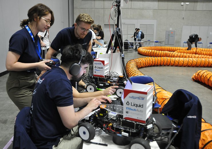 Preparing for the races — Picture: Elisa Di Cristo/Andreas Brandstätter (TU Wien)