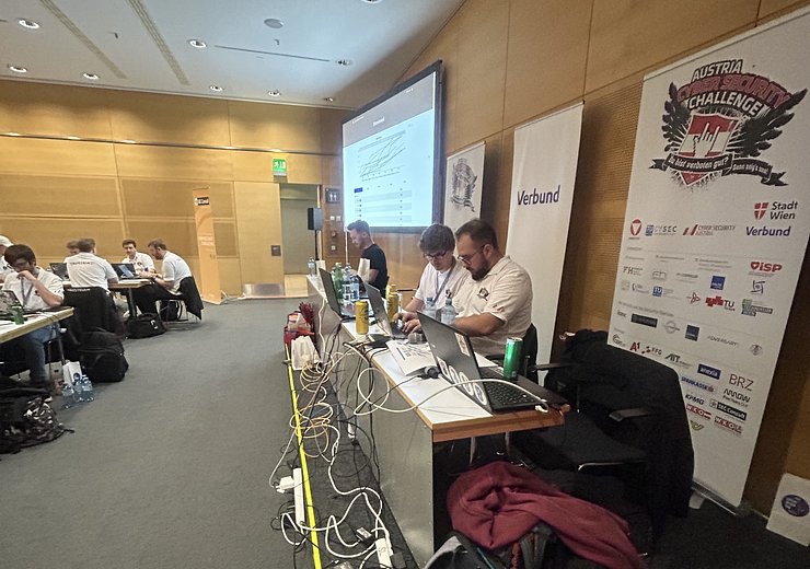 The organizers of the finals, immersed in checking if everything is going according to plan — Picture: TU Wien Informatics