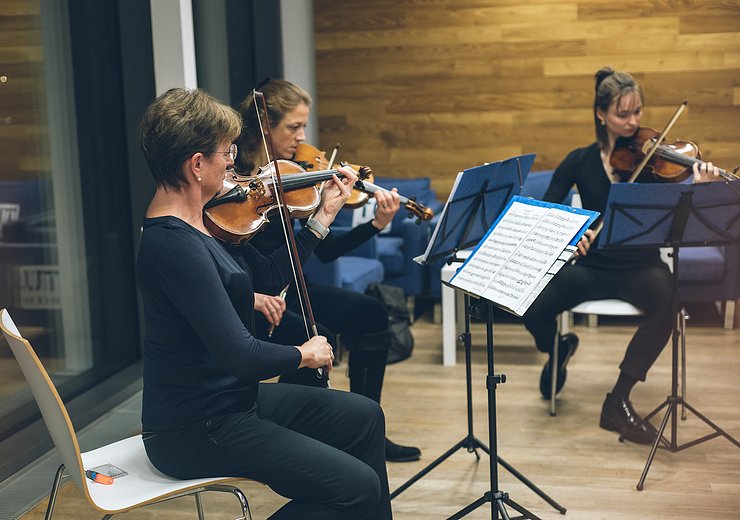 The musicians of the TU Orchestra accompanied the evening — Picture: Amélie Chapalain / TU Wien Informatics
