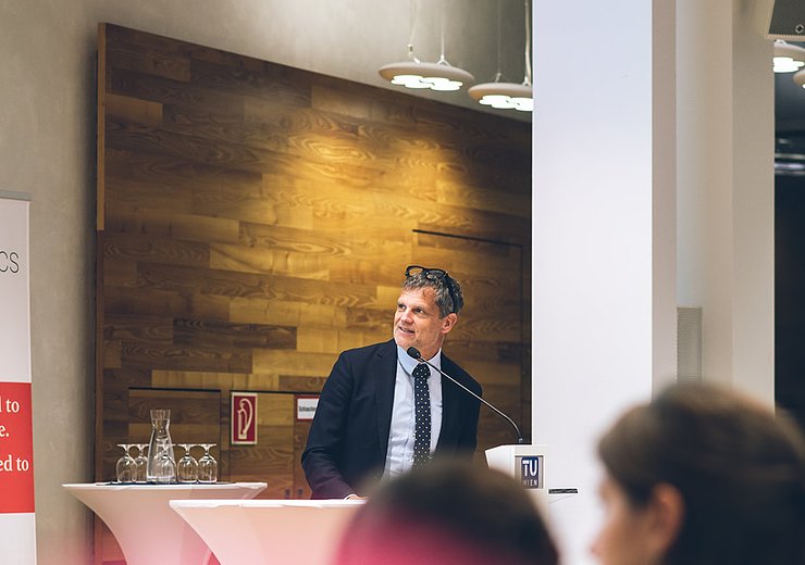 Rector Jens Schneider giving his welcome address — Picture: Amélie Chapalain / TU Wien Informatics