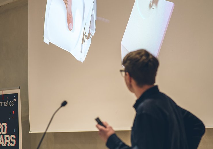 Tobias Batik, winner of the Best Master Thesis Award, presenting his Thesis — Picture: Amélie Chapalain / TU Wien Informatics