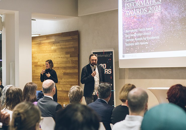 Stefan Woltran, host of the evening — Picture: Amélie Chapalain / TU Wien Informatics