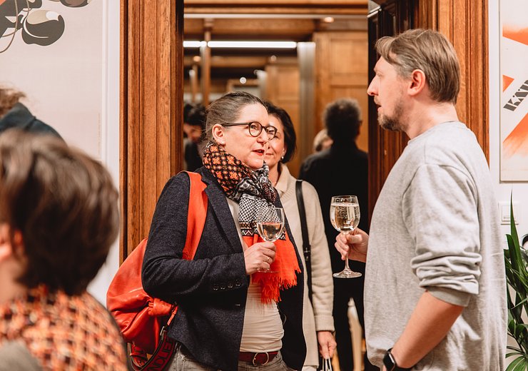 Mingling after the panel discussion — Picture: Wienbibliothek im Rathaus / Teresa Wagenhofer