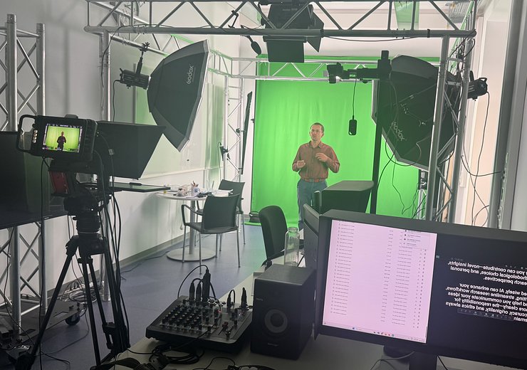 Inside of the green room — Picture: Florian Michahelles