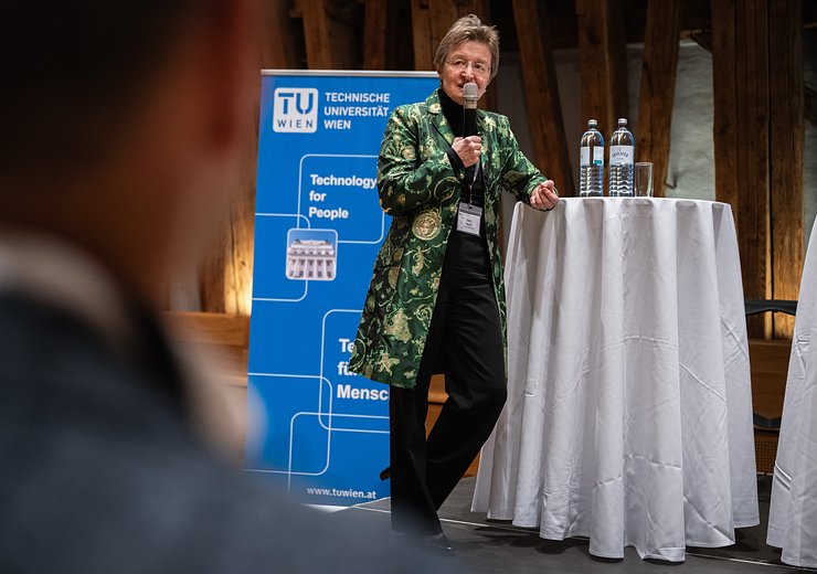 Gerti Kappel, Dean of the Faculty for Informatics and moderator of the first panel of the evening — Picture: Markus Hollo / TU Wien Informatics
