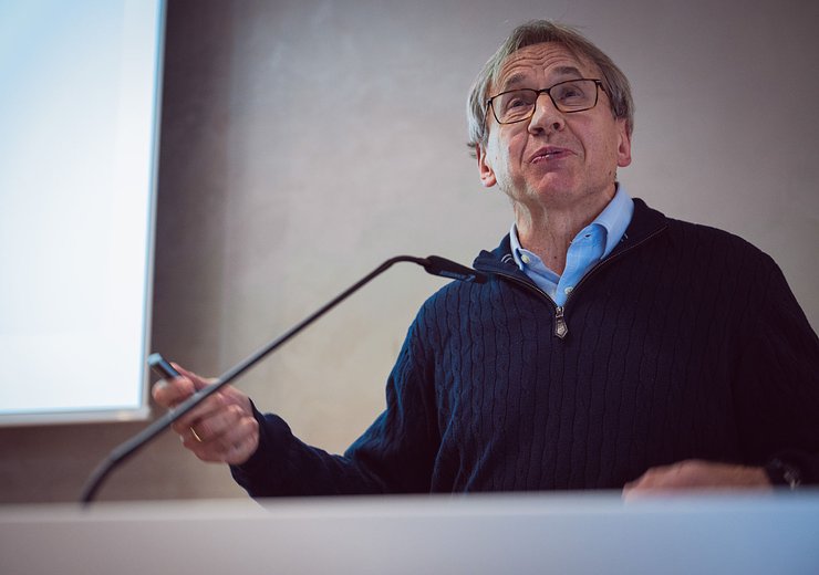 Ulrich Schmid introducing Hugo Rincon Galeana, winner of the Best Dissertation Award — Picture: Markus Hollo / TU Wien Informatics