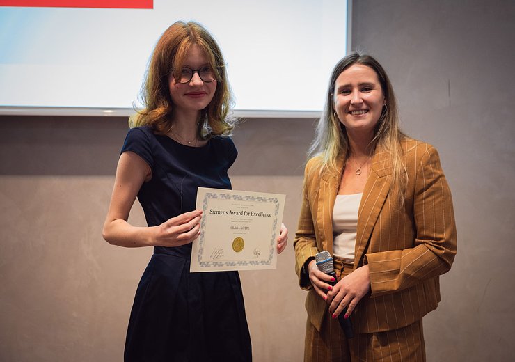 Clara Köttl and Nicole Graf — Picture: Markus Hollo / TU Wien Informatics