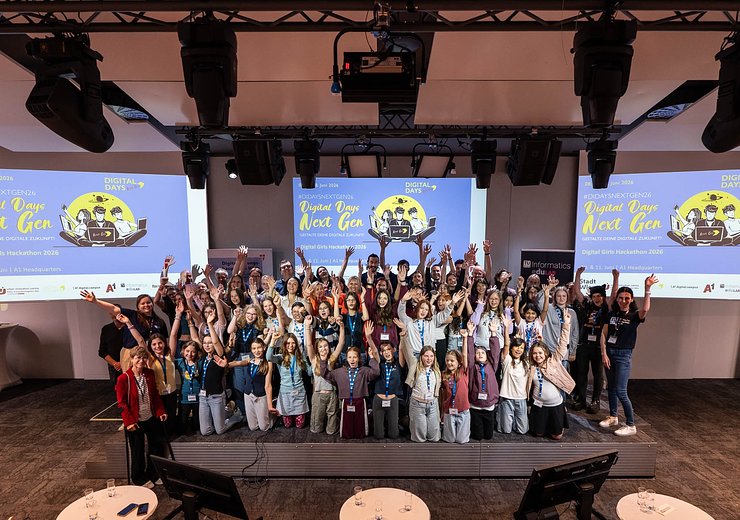 Group picture of all the girls, educators, and mentors
