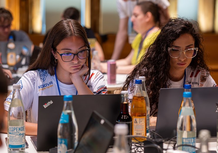 Team Austria, hard at work — Picture: Marco Squarcina