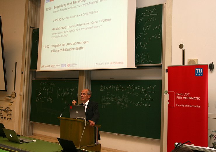 Dekan G. Steinhardt, eröfffnet die Veranstaltung