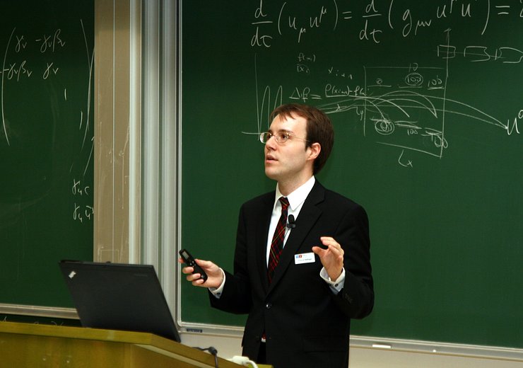 Emanuel Sallinger, mit dem Vortrag: Optimizing Schema Mappings with Relaxed Notions of Equivalence