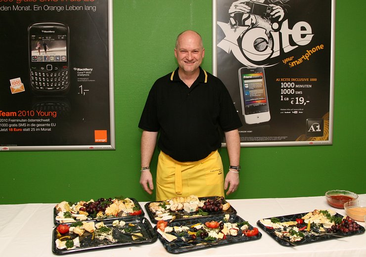 Unser Caterer, Reinhart Hawle, am späten Abend