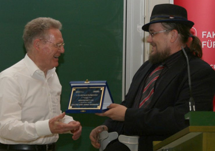 Für die beste Wissensvermittlung wird H. Grünbacher mit dem Lehrenden-Award ausgezeichnet.