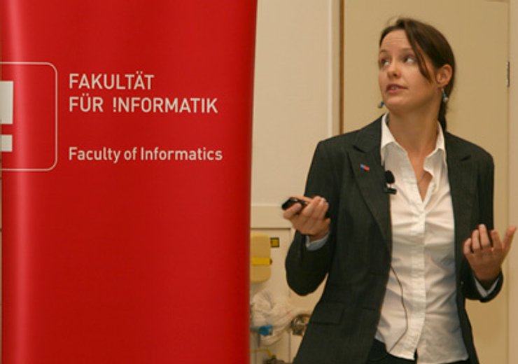 A. Garz, die Gewinnerin des "Poster-Award sponsored by Bank Austria", während ihres Vortrages.