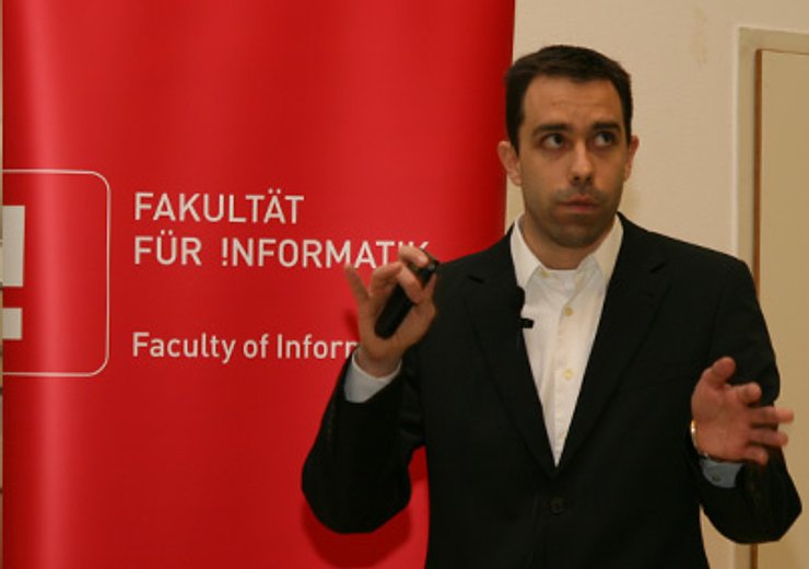 Der Gewinner des "Distinguished Young Alumnus"-Award: G. Seitz.