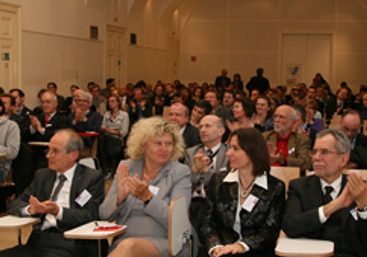 Dekan G. Steinhardt, Rektorin S. Seidler, B. Hofreiter und A. Van der Bellen folgen der Keynote "Start-Up – Heaven or Hell".