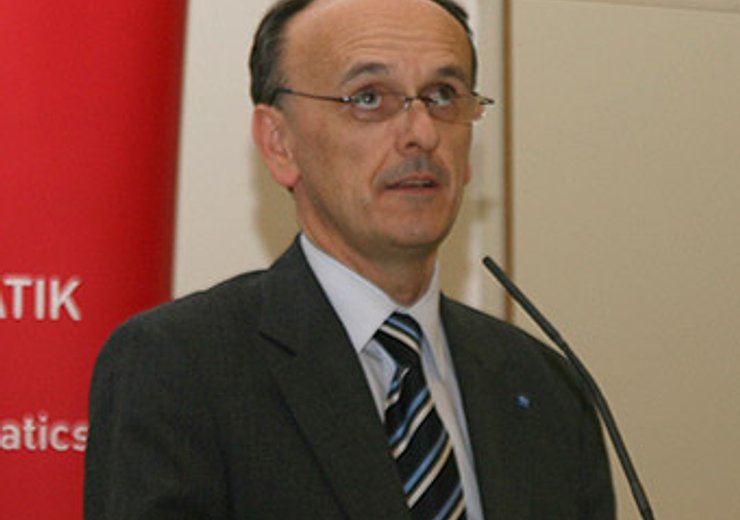 J. Fröhlich, Vizerektor für Forschung, erwartet die Vorträge der nominierten Diplomarbeiten mit Spannung. — Picture: TU Wien Informatics