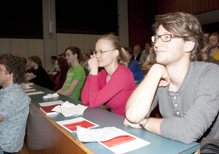 Demaine’s audience took part in magic tricks. — Picture: TU Wien Informatics