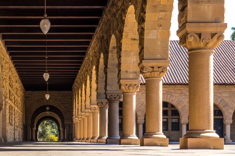 Arcade in the Main Quadrangle of Stanford University in front of Jordan Hall, the lecture hall building where Floyd gave her first lectures on &lsquo;Introduction to Programming&rsquo; as an Assistant Instructor.